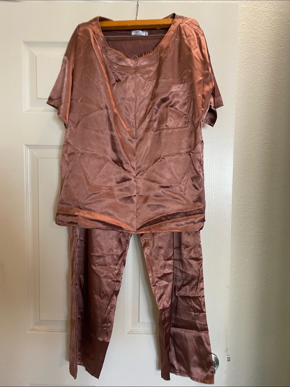 Women's Satin Two-Piece Pajama Set in Rose Copper